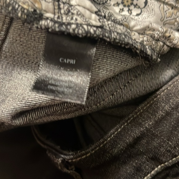 WHBM blanc jeans. New w/o tag. - Picture 5 of 6